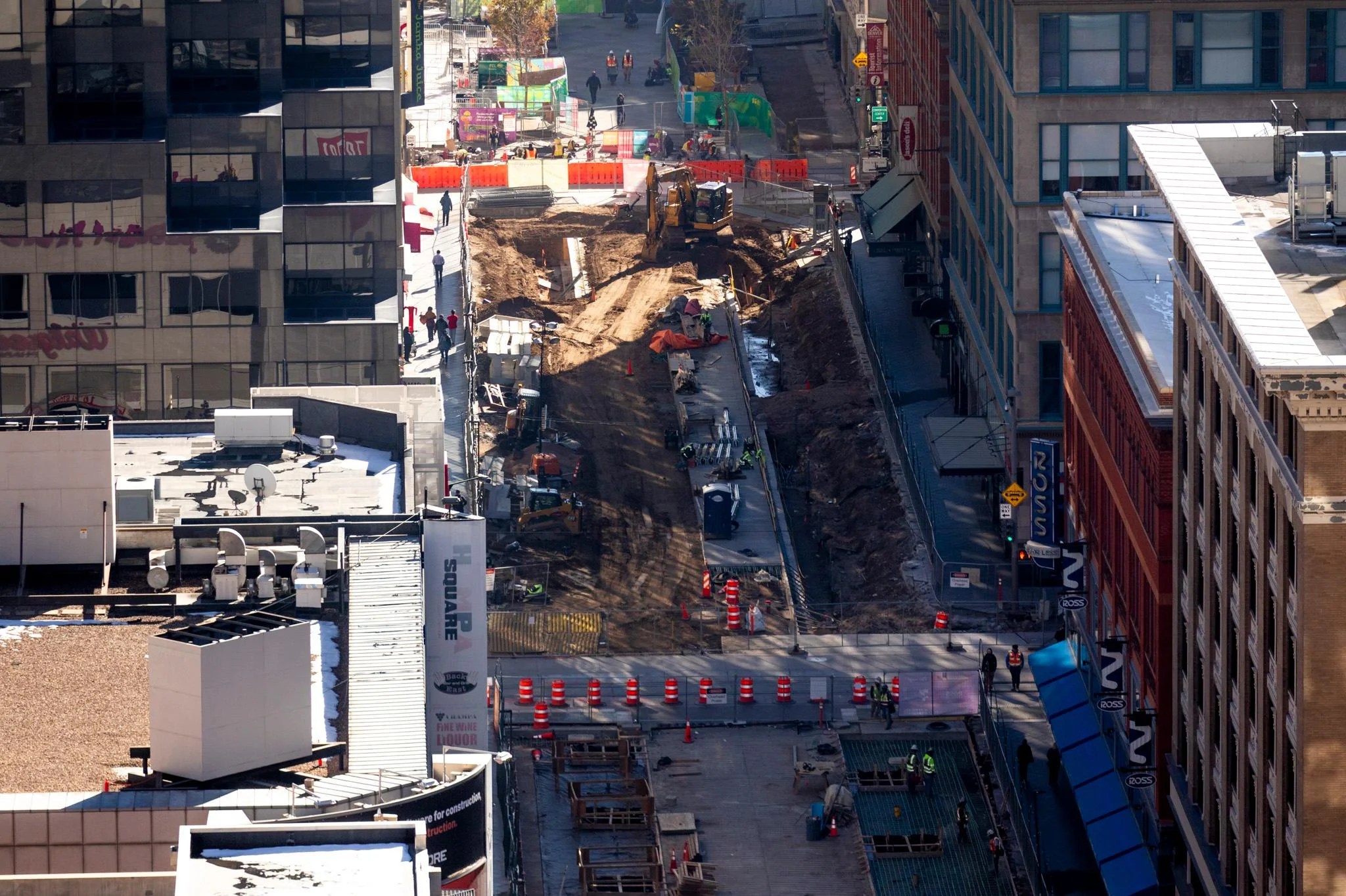 Cover Image for Downtown Roadwork Fuels Traffic Chaos in Montreal
