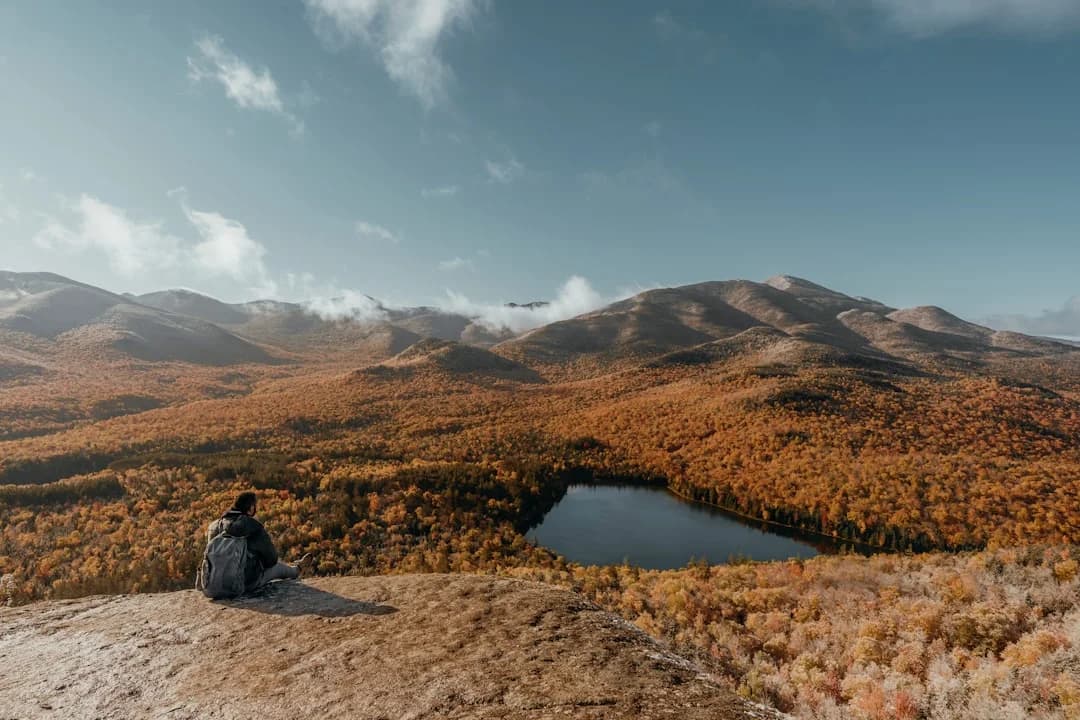 Cover Image for Laurentians Travel Guide: Data-driven Update