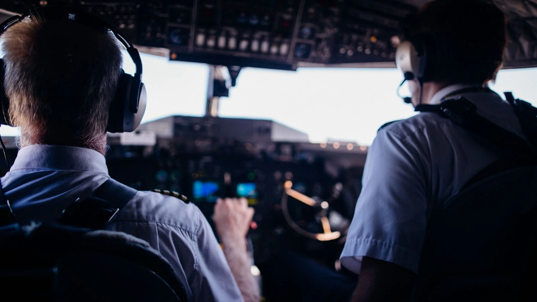 Cover Image for Air Transat pilots tentative deal avert strike