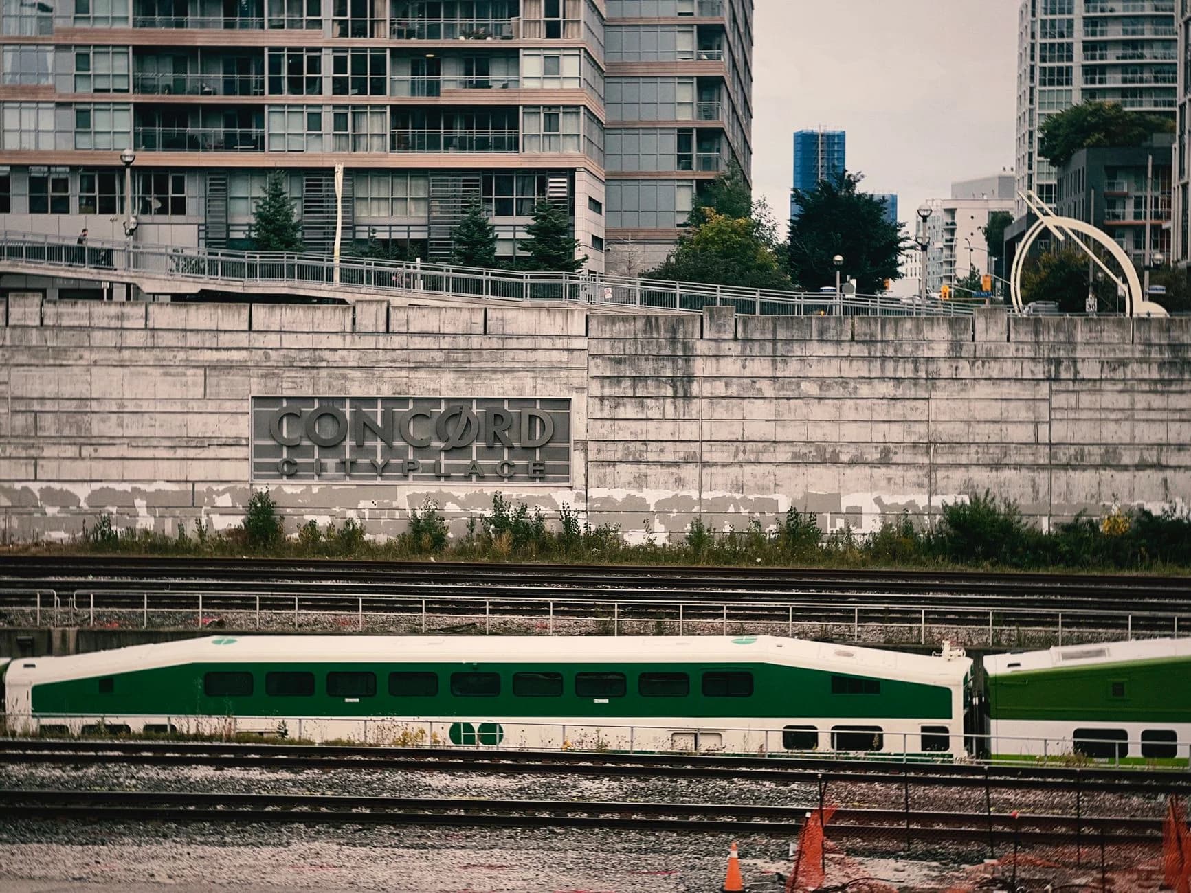 Cover Image for Best ways to travel between Montreal, Toronto, and Quebec City